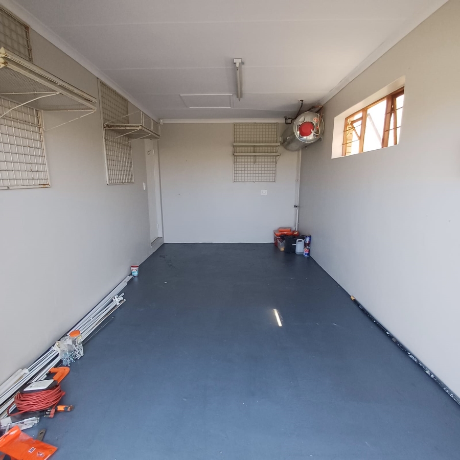 2 Bedroom Property for Sale in Wavecrest Eastern Cape